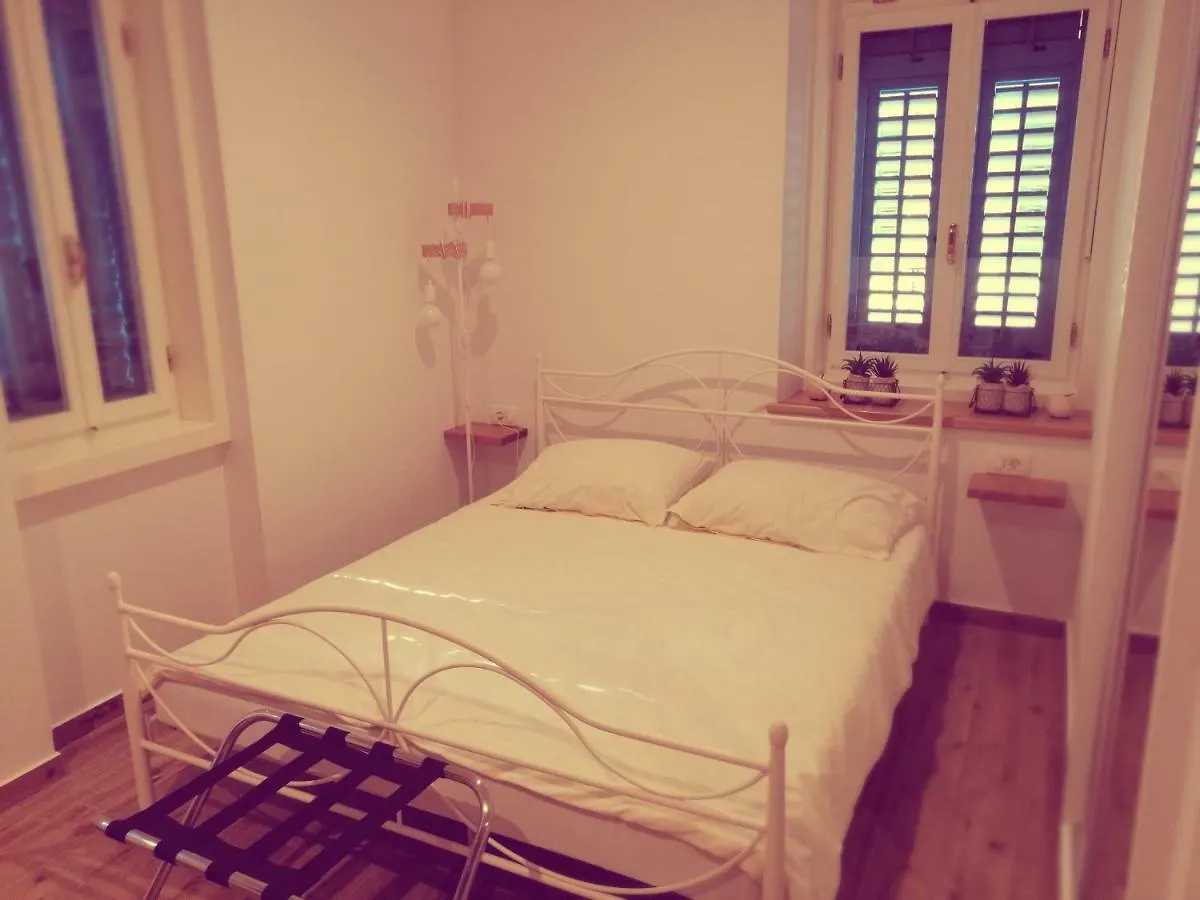 Studio Apartman Villa Gianna لوفغان